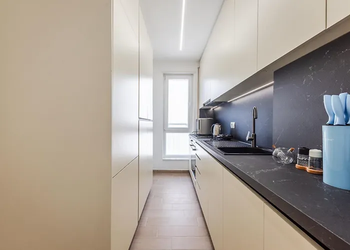 Gallery By טיראנה