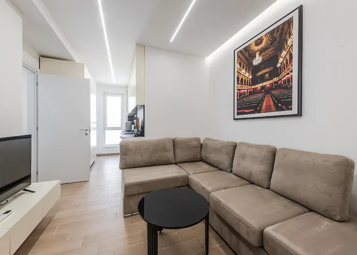 Gallery By * טיראנה